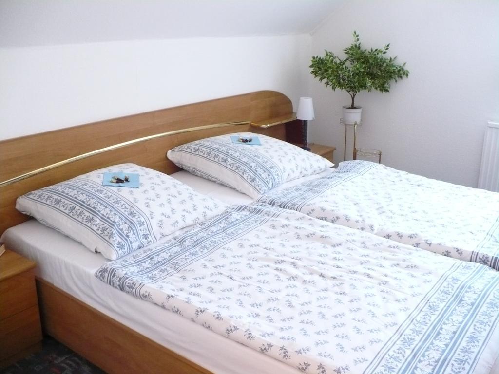 Wohnen Bei Gabi Apartment Walkendorf Ruang foto